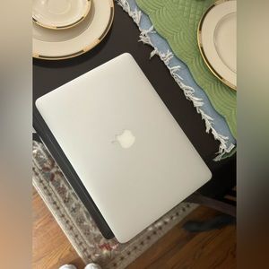 Apple Macbook Air A1466 13inch Laptop - Silver